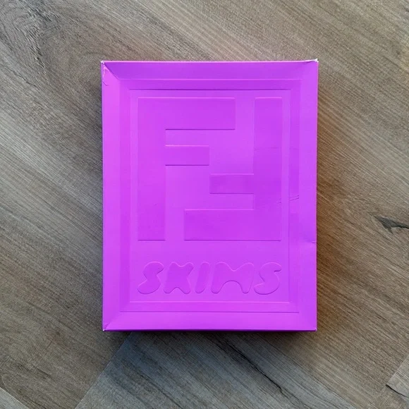 Fendi x Skims Scoop Bralette Black & Brown Duo (2-pack) 2X XXL Monogram Logo New - Picture 2 of 12